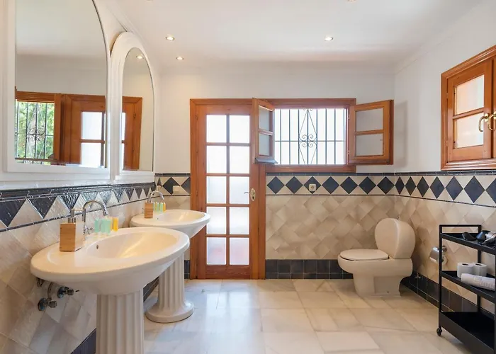 Villa Giovanni - Center - Heated Pool