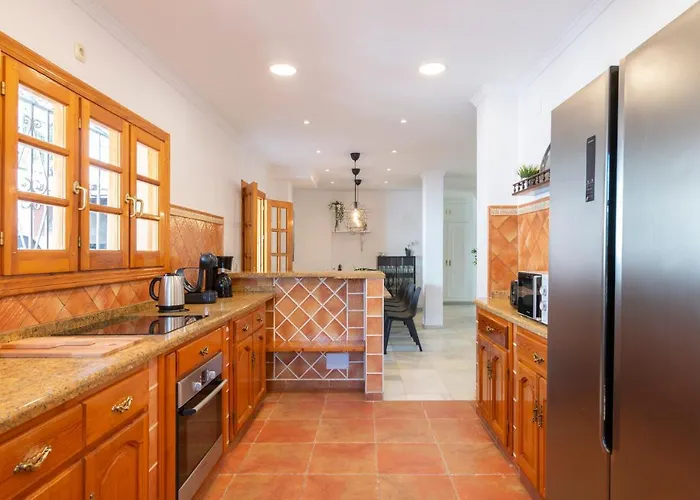 Giovanni - Center - Heated Pool *